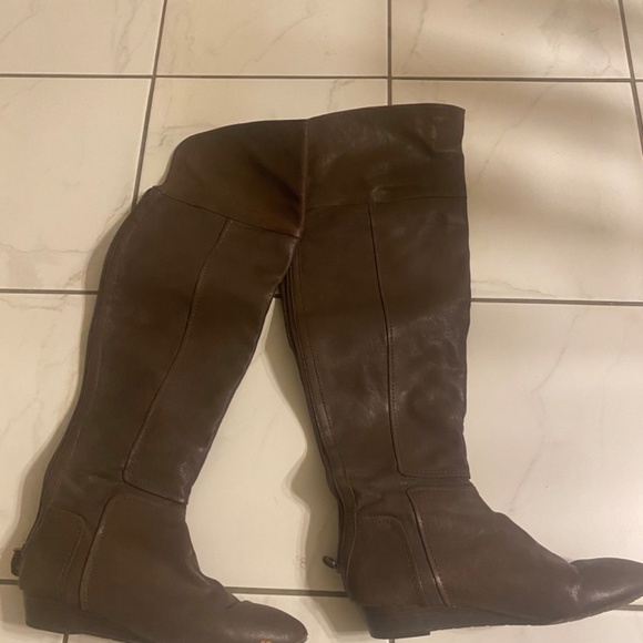 Bcbg high knee boots - Picture 3 of 5